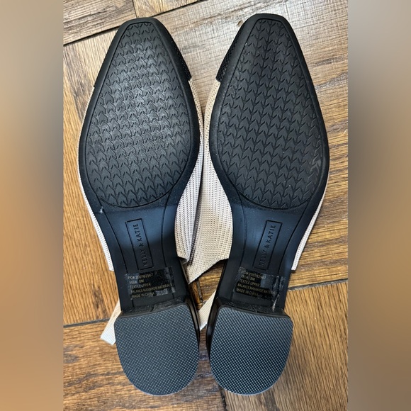 Women's Cream Ballet Flats - Picture 4 of 4